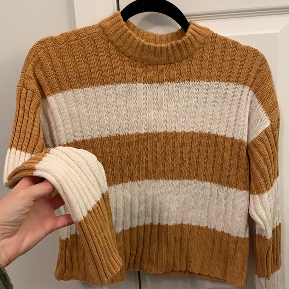 American Eagle XS Sweater - Picture 1 of 2